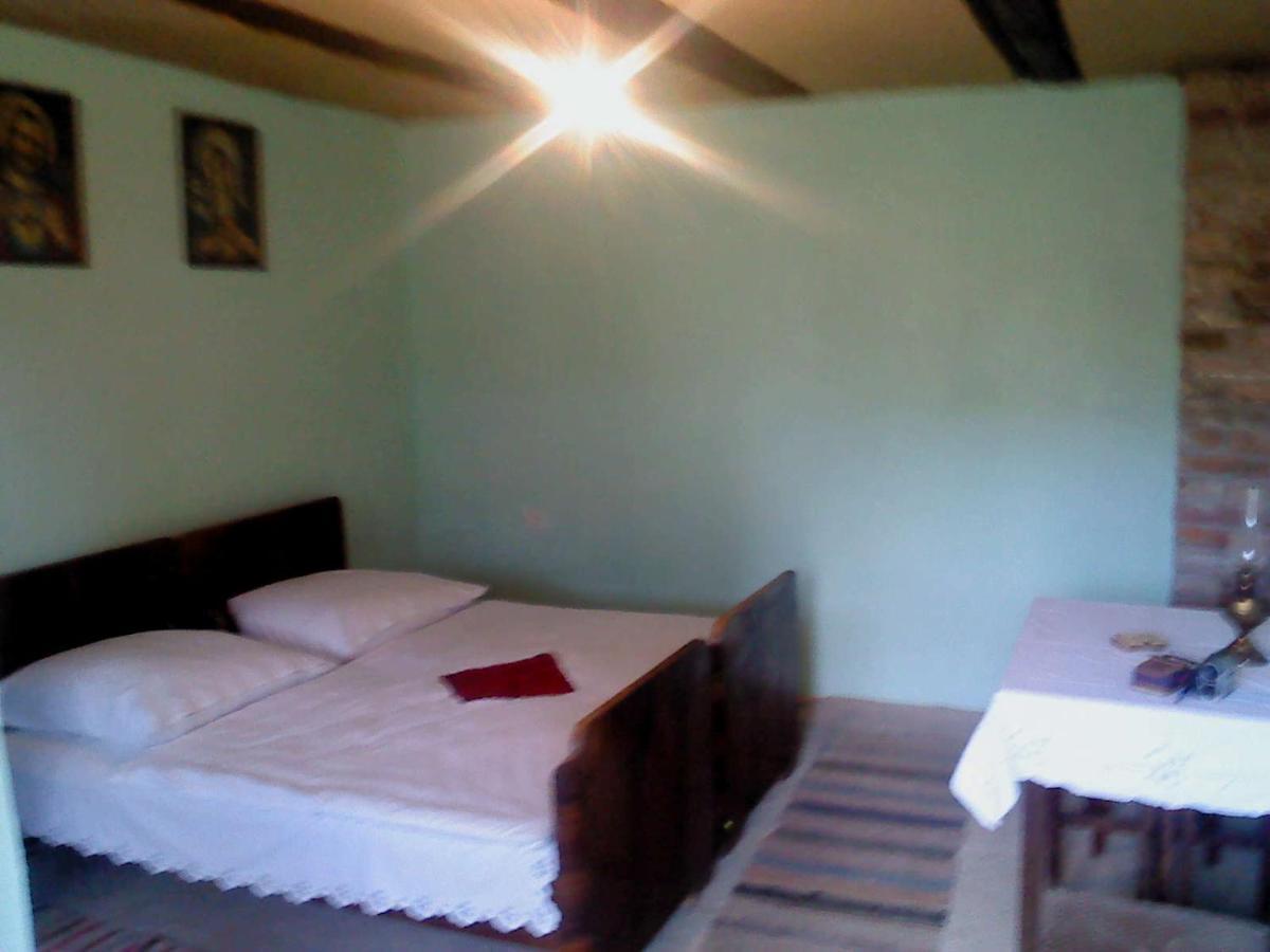 Snasini Kucari Bed & Breakfast Gradiste Luaran gambar