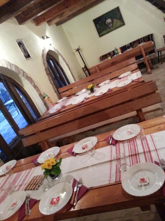 Snasini Kucari Bed & Breakfast Gradiste Luaran gambar
