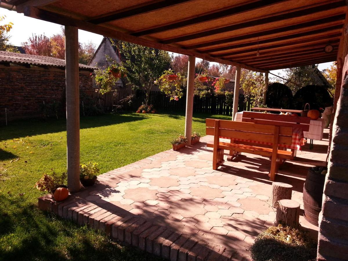 Snasini Kucari Bed & Breakfast Gradiste Luaran gambar
