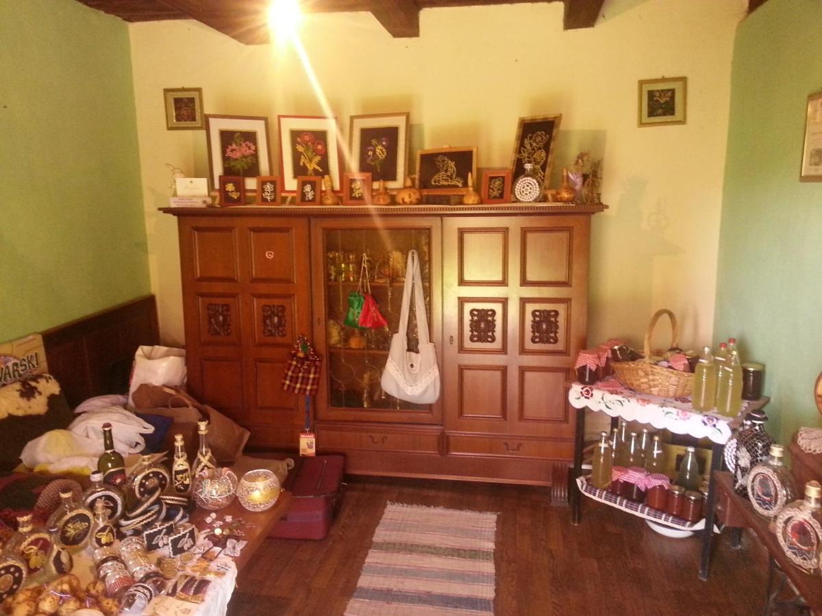 Snasini Kucari Bed & Breakfast Gradiste Luaran gambar