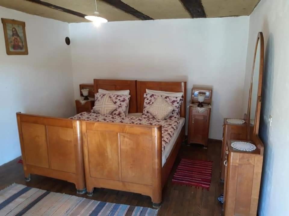 Snasini Kucari Bed & Breakfast Gradiste Luaran gambar